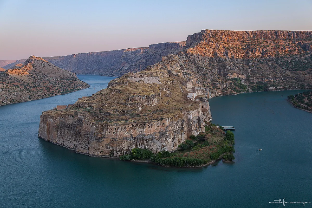 The fortress of Rumkale on its rock in the Euphrates reservoir, reached by boat from Halfeti near Göbekli Tepe tours